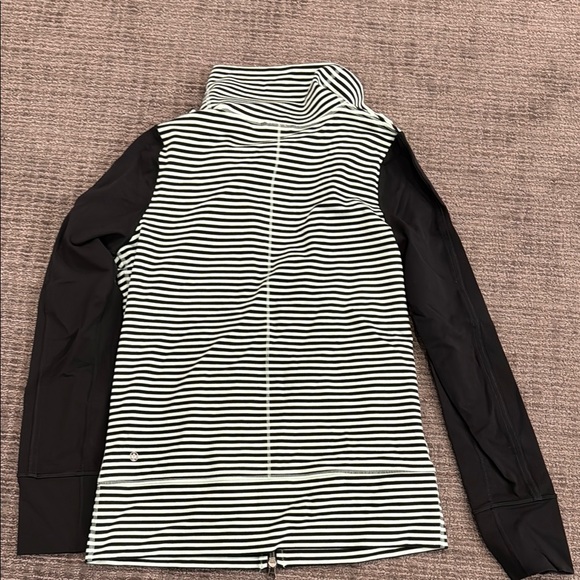 lululemon athletica Black and White Striped Jacket - Picture 3 of 3